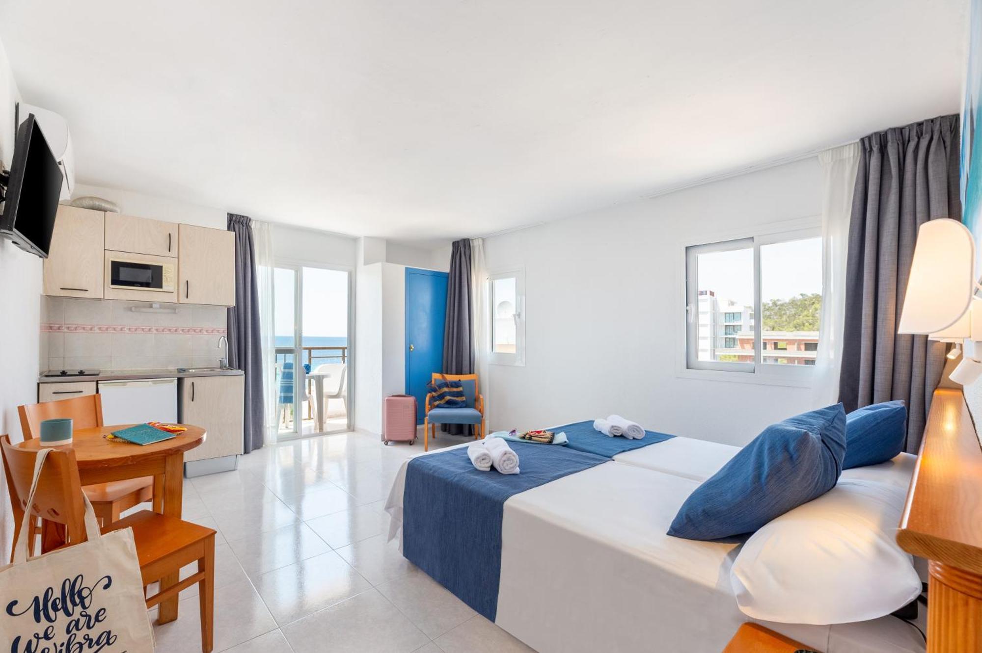 Vibra Calima Apartamentos - Adults Only San Antonio  Exterior photo